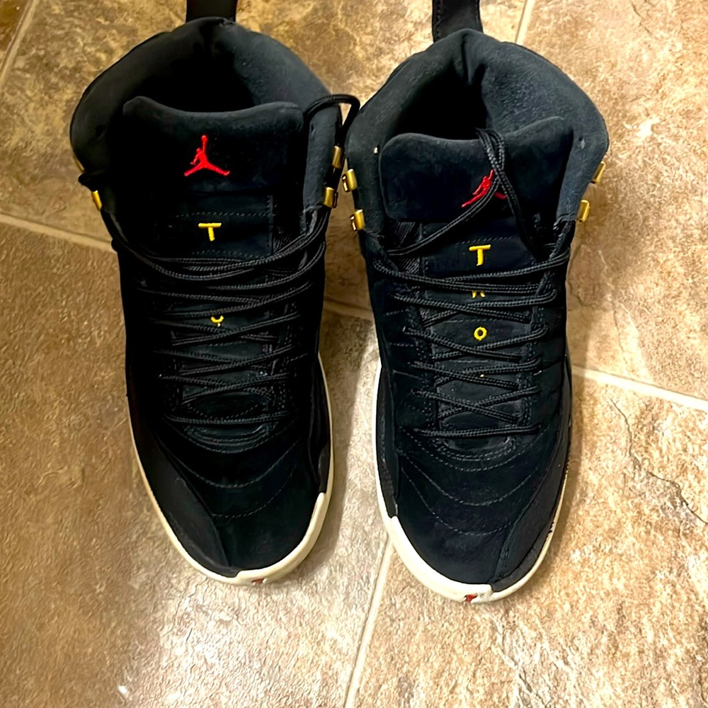 Jordan 12 Retro Reverse Taxi 2019 Suede size 8 1/2 mens